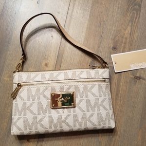 Michael Kors wristlet